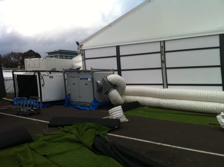 Caulfield Cup 2016 – Keeping the Punters Cool